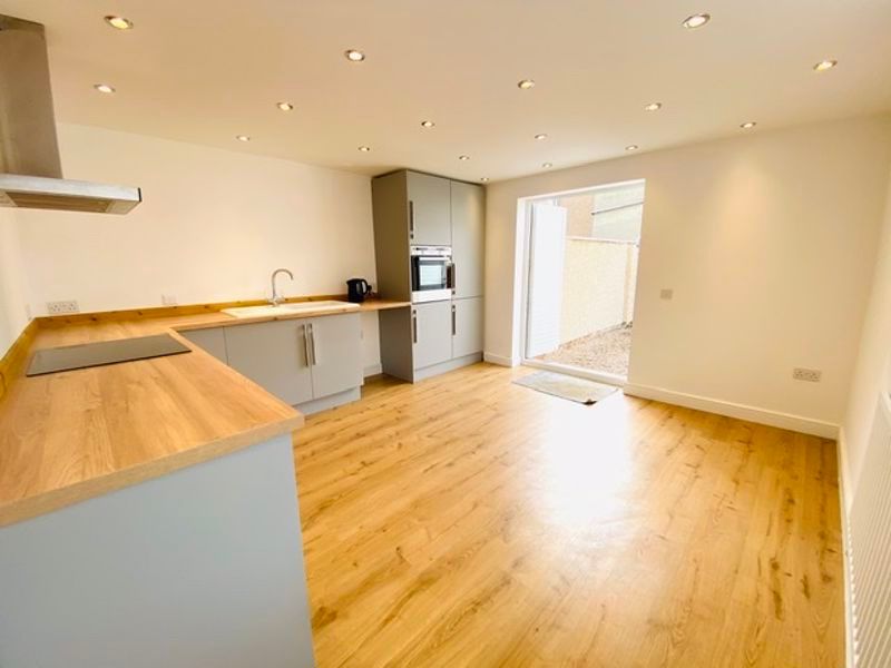 Property photo 1 of 19 Kitchen Breakfast Room