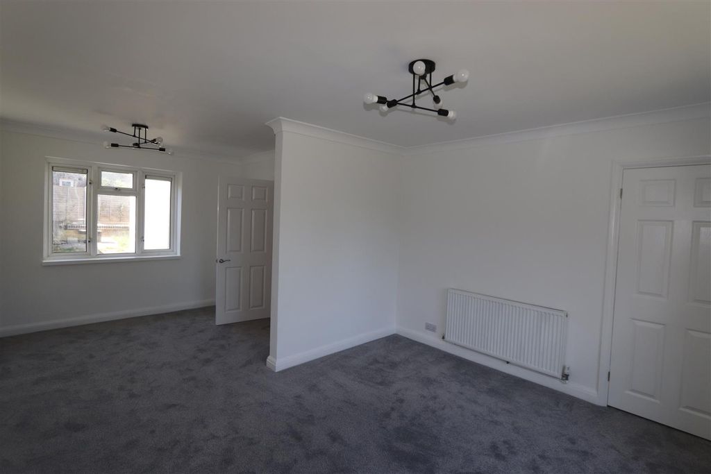 Property photo 3 of 12 Img_3389.Jpg