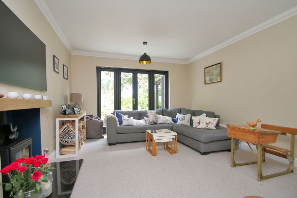 Property photo 3 of 16