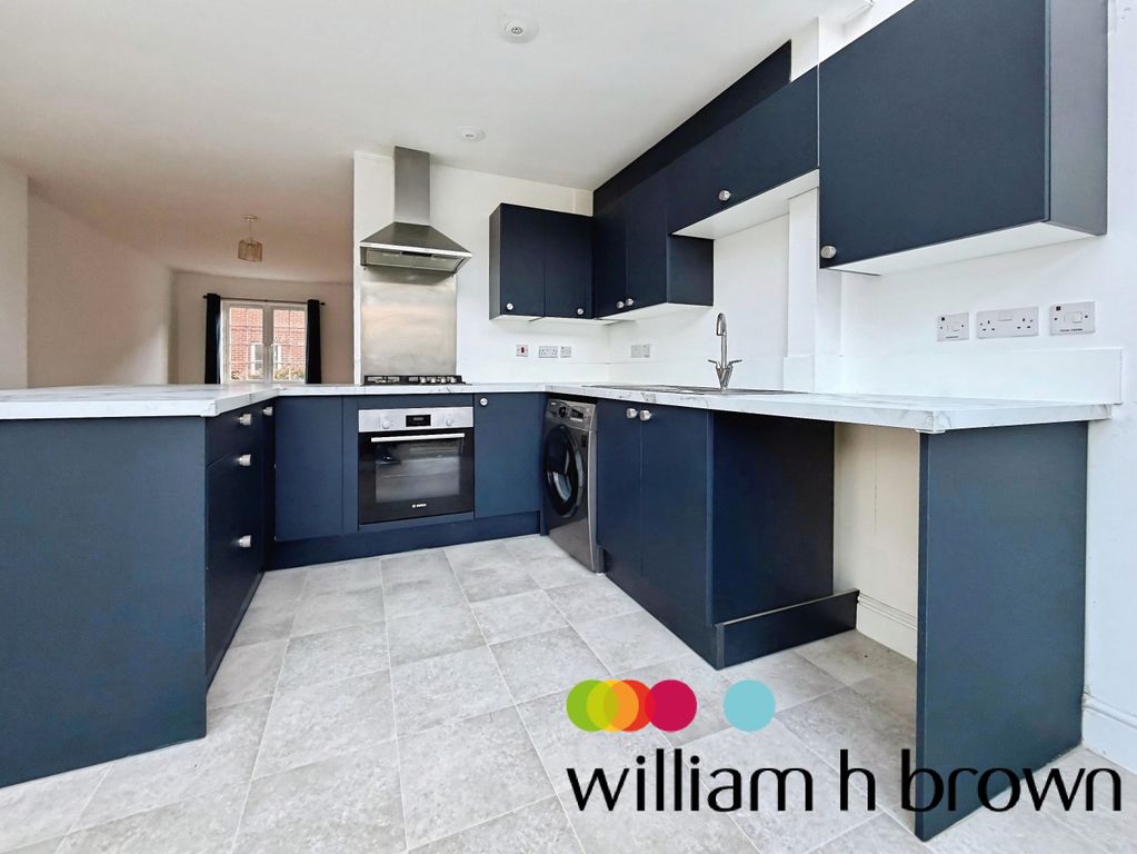 Property photo 2 of 12 Kitchen