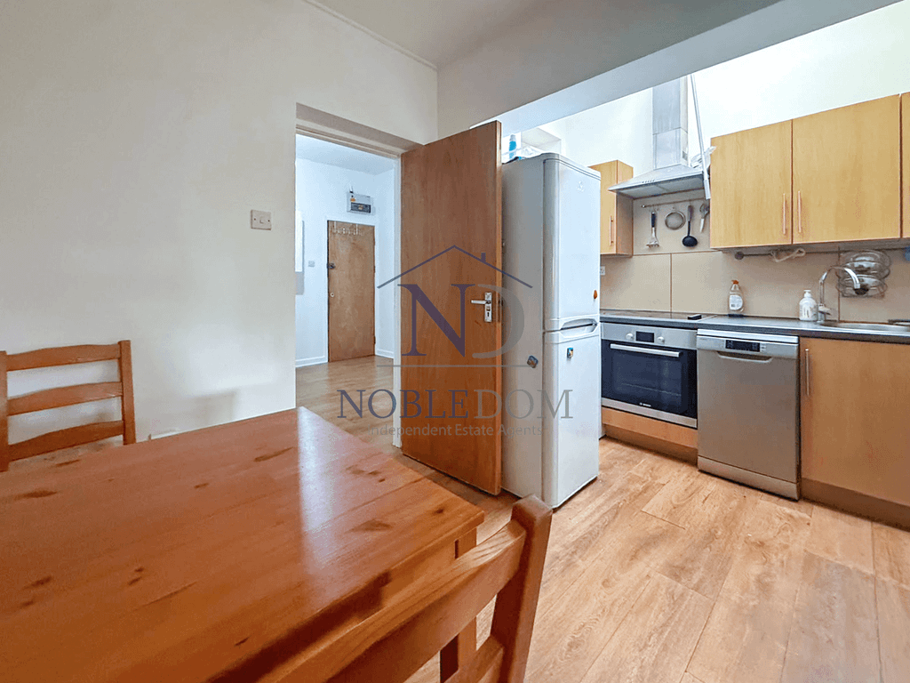 Property photo 3 of 8 Gallery