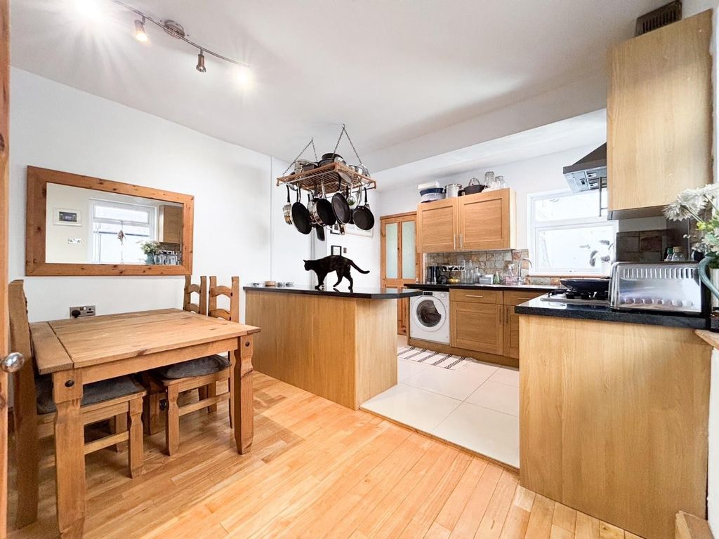 Property photo 1 of 17 Kitchen/ Dining Room