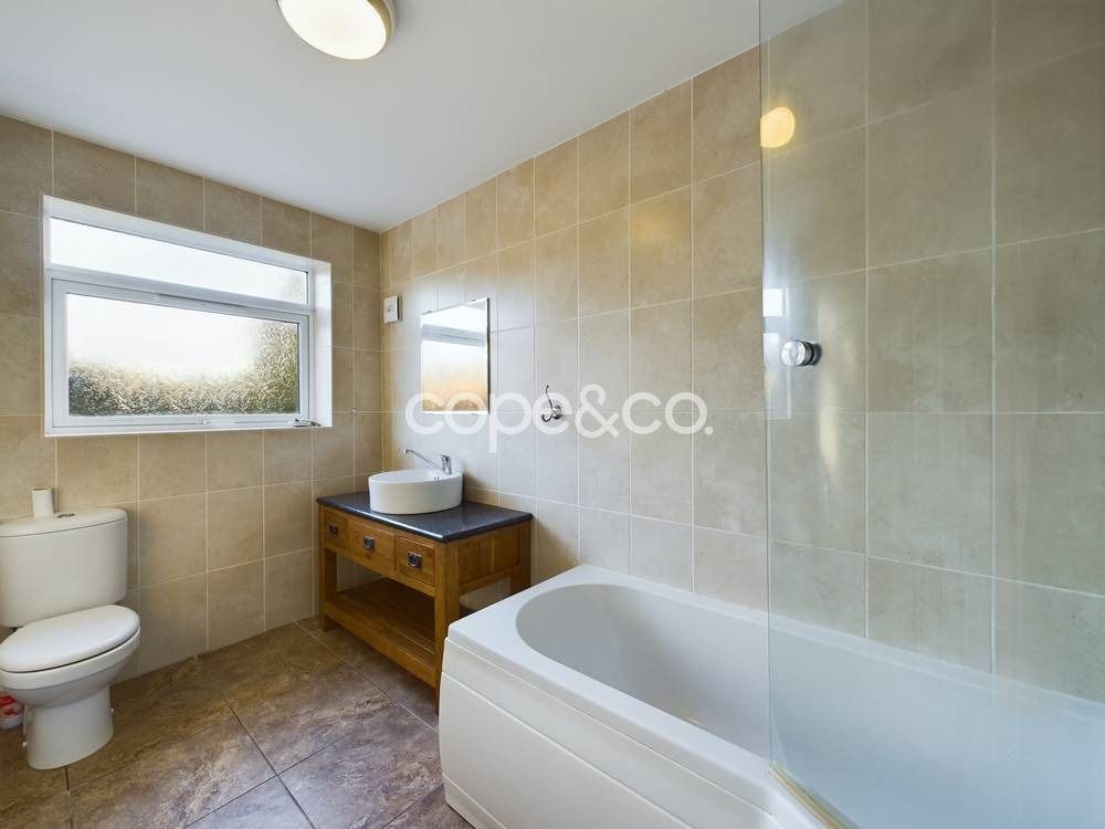 Property photo 1 of 9 2720340