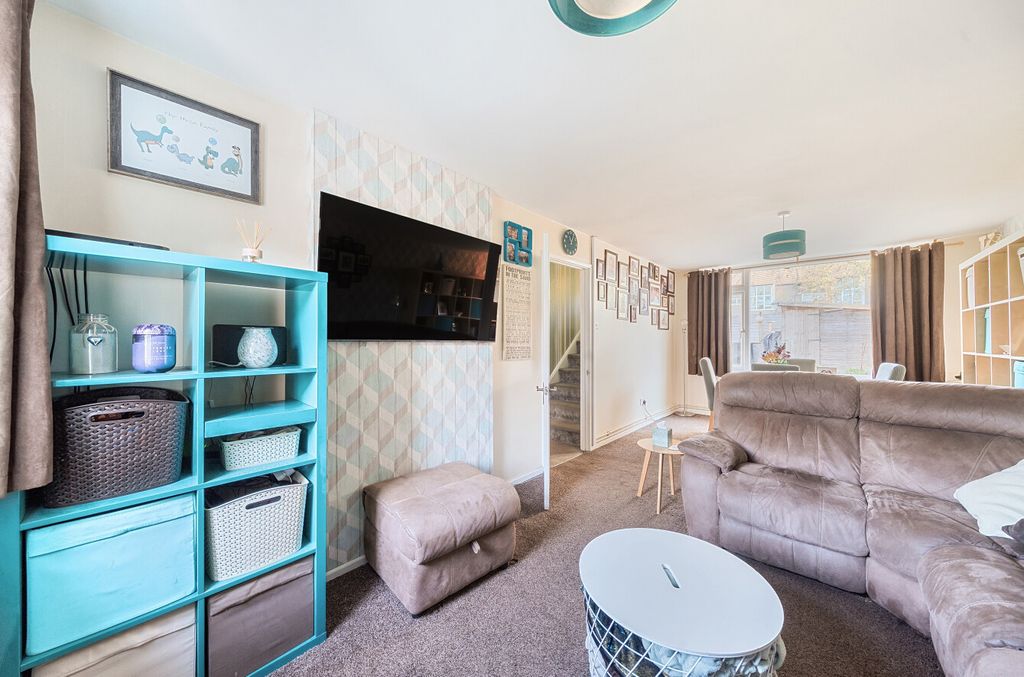 Property photo 2 of 19 1380167-3-69209c2...