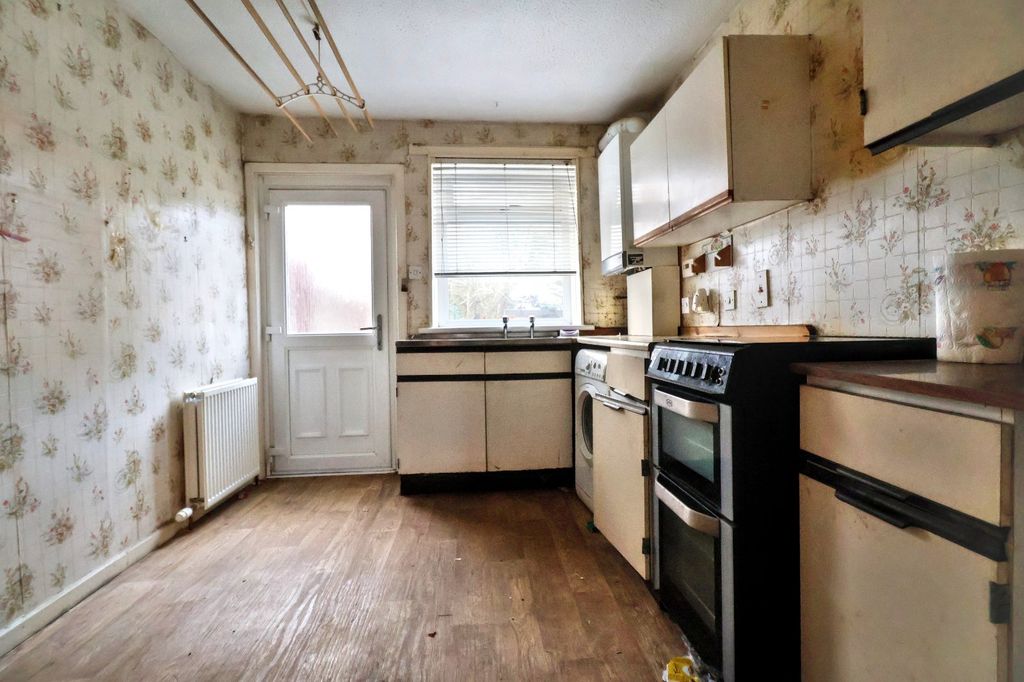 Property photo 3 of 16 Picture No. 13