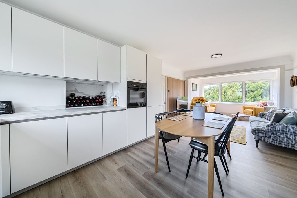 Property photo 3 of 26 2964943