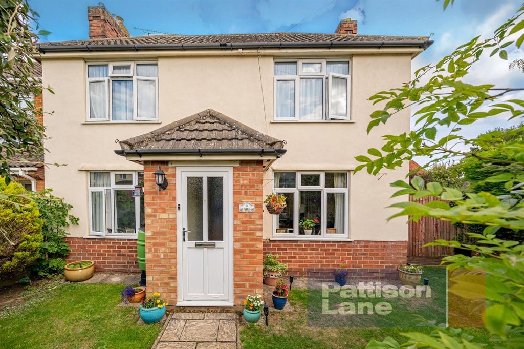 Property photo 1 of 7 Front