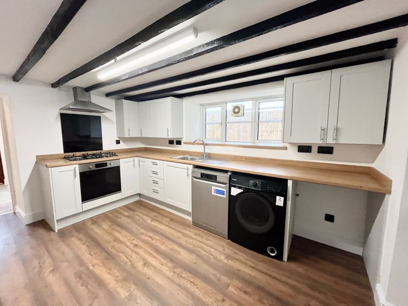 Property photo 2 of 9 Kitchen