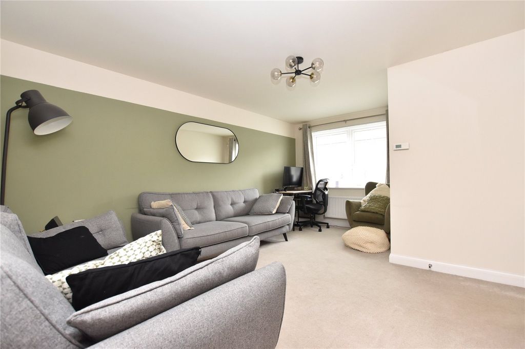 Property photo 3 of 21 Picture No. 34
