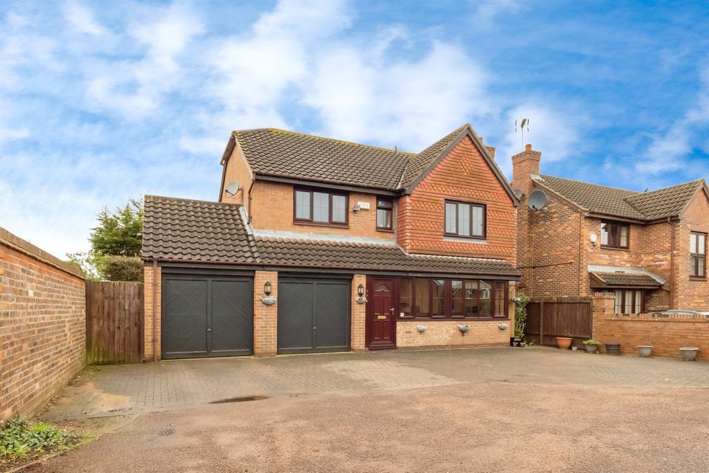 Property photo 1 of 33