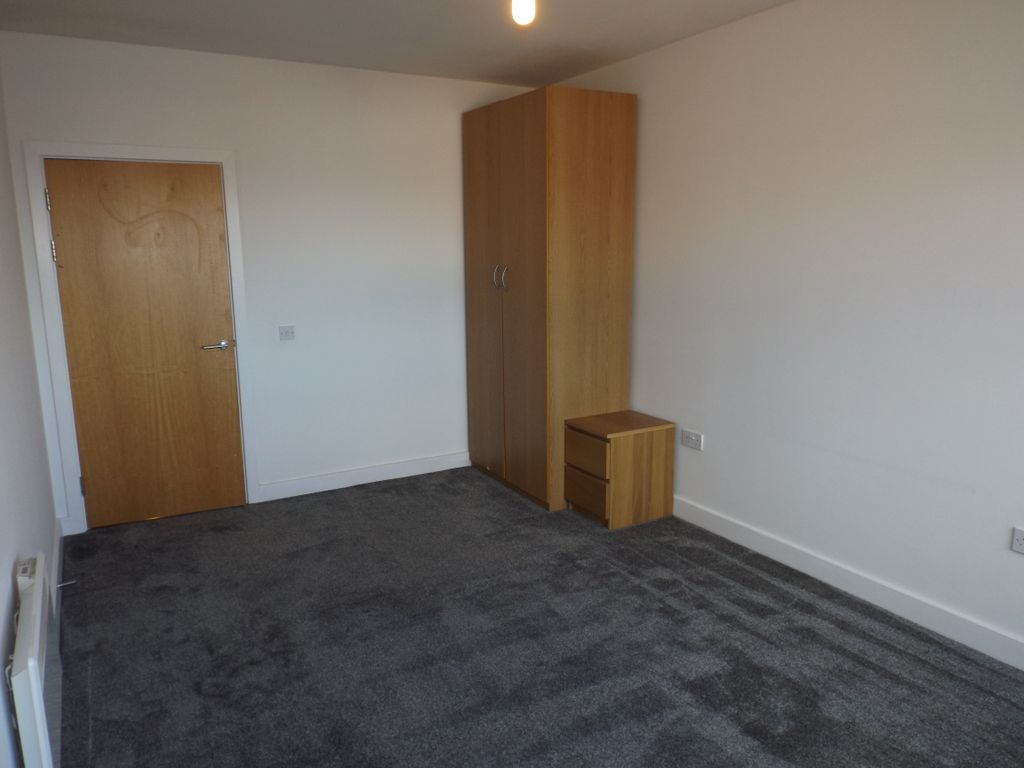 Property photo 3 of 6 Bedroom