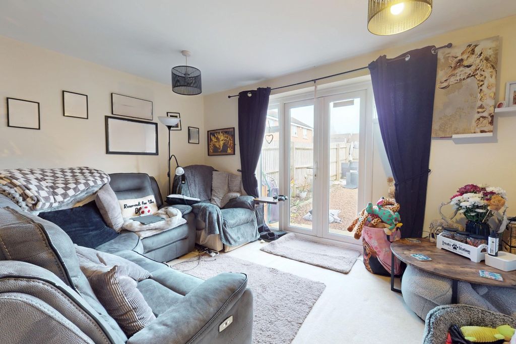 Property photo 3 of 11 5012465