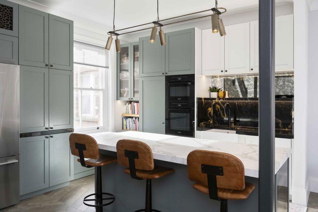 Property photo 2 of 22