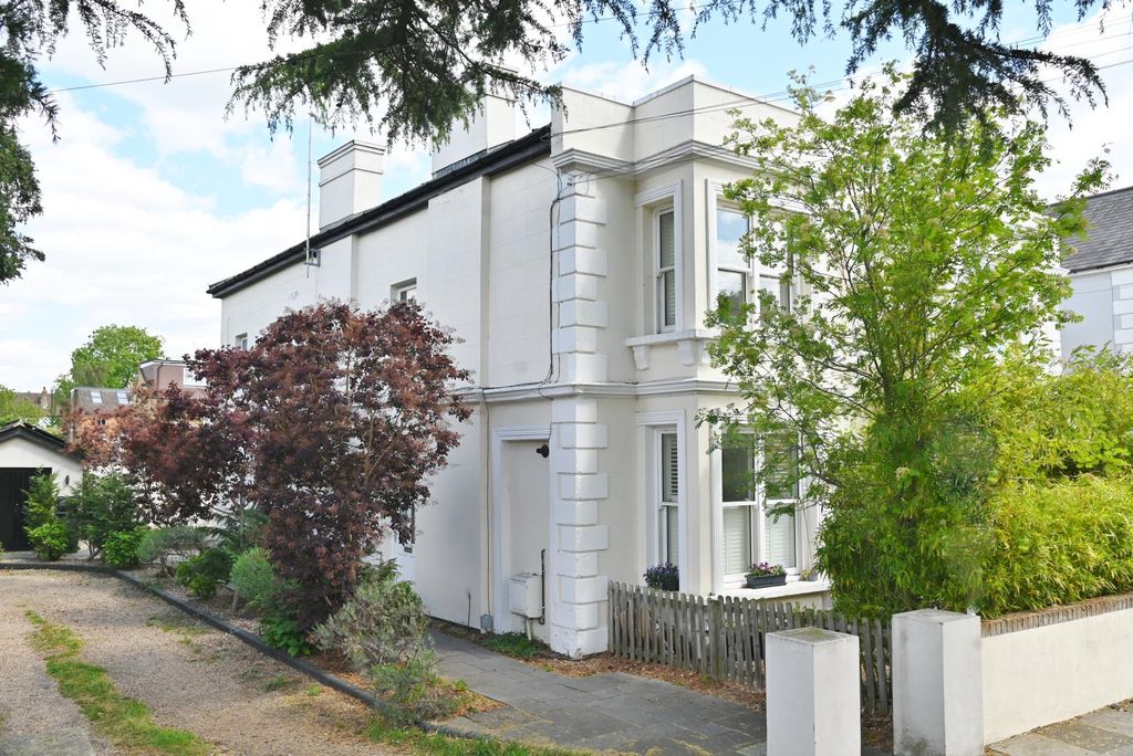 Property photo 1 of 9