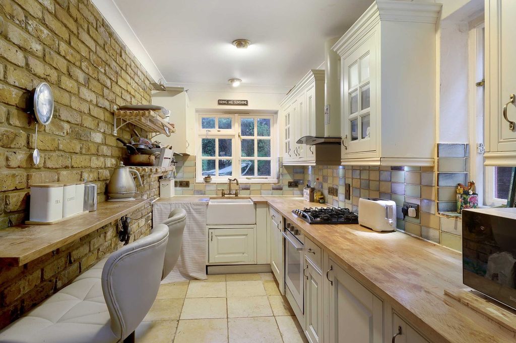 Property photo 2 of 10 Picture No. 24