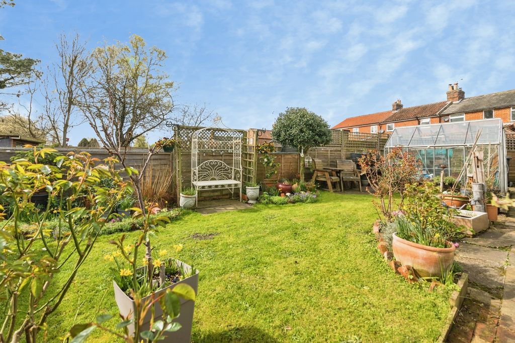 Property photo 2 of 20 Garden