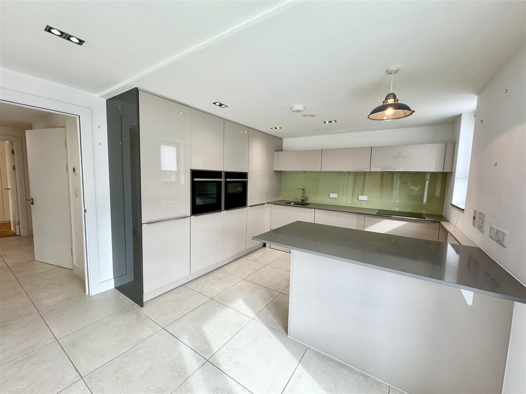 Property photo 2 of 17 Kitchen/Family Living Room