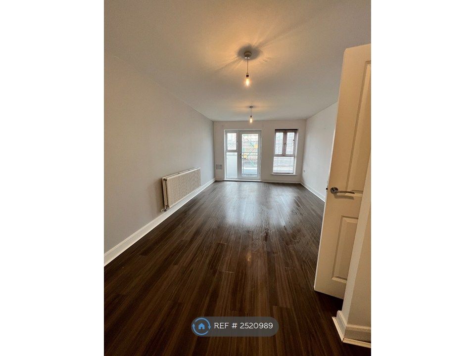 Property photo 2 of 7 Living Room