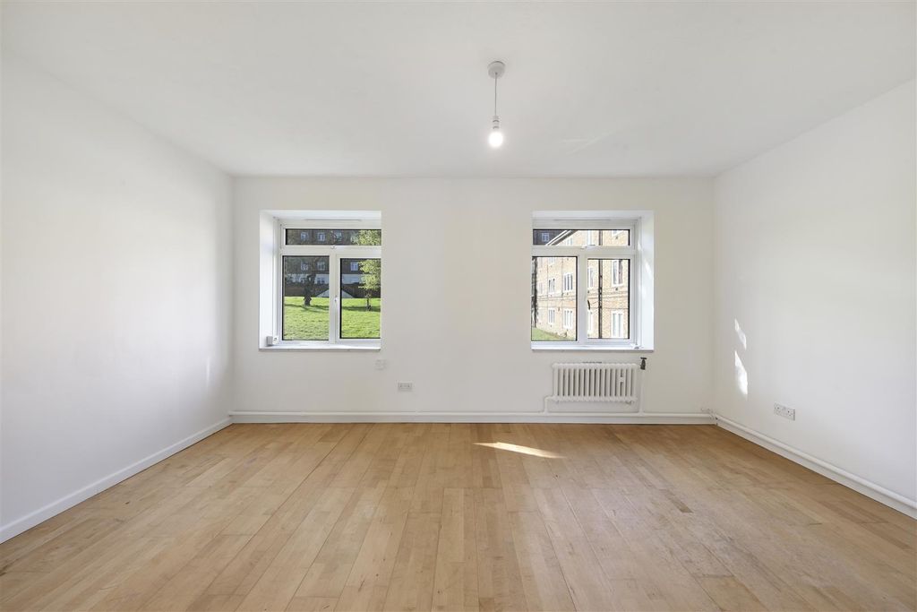 Property photo 3 of 11 Flat 16, Bromleigh Court - Luylbfngjuxrbqwq06E8.Jp