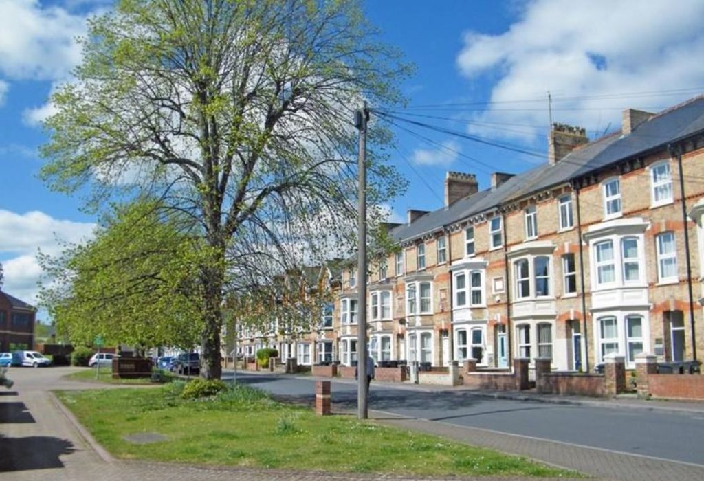 Property photo 1 of 9