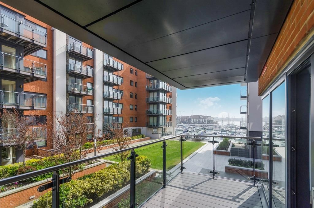 Property photo 1 of 10 Balcony