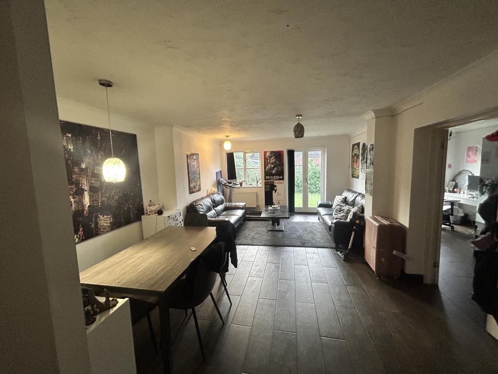 Property photo 1 of 8 Reception