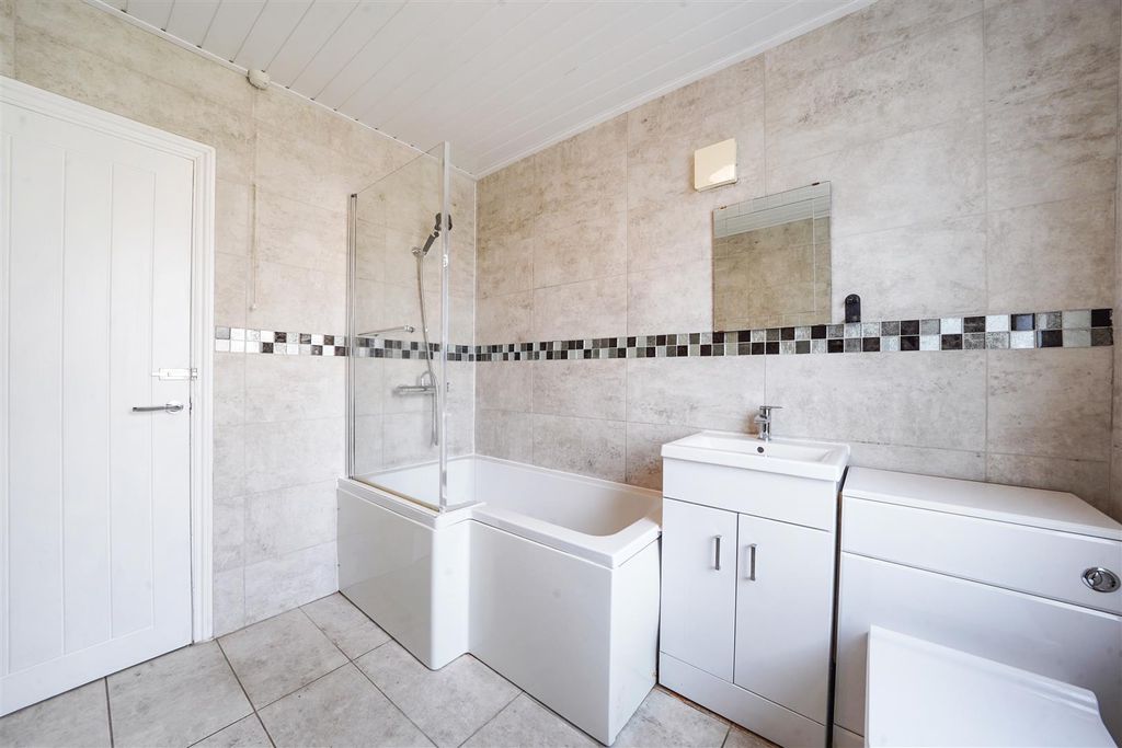 Property photo 1 of 11 2 Breakspears Road - Hbrh5Edolmolyjsrtezj.Jpg
