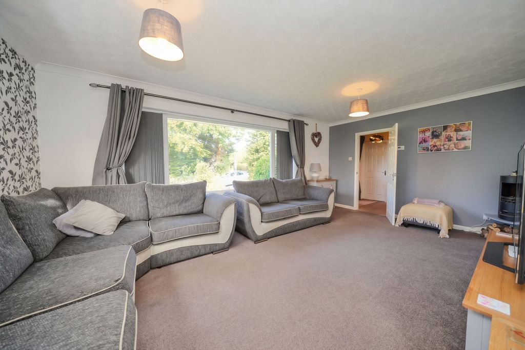 Property photo 2 of 24