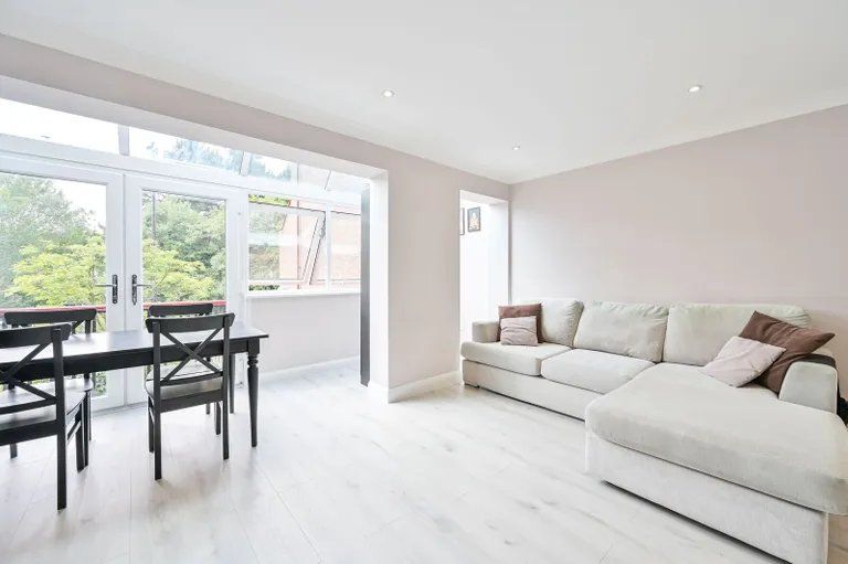 Property photo 2 of 11 Picture No. 03