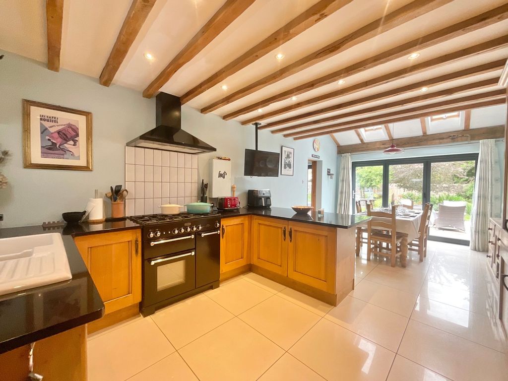 Property photo 2 of 30