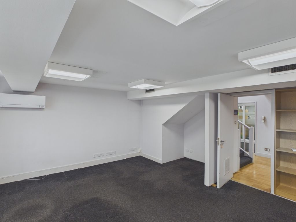 Property photo 2 of 11 Photo 16