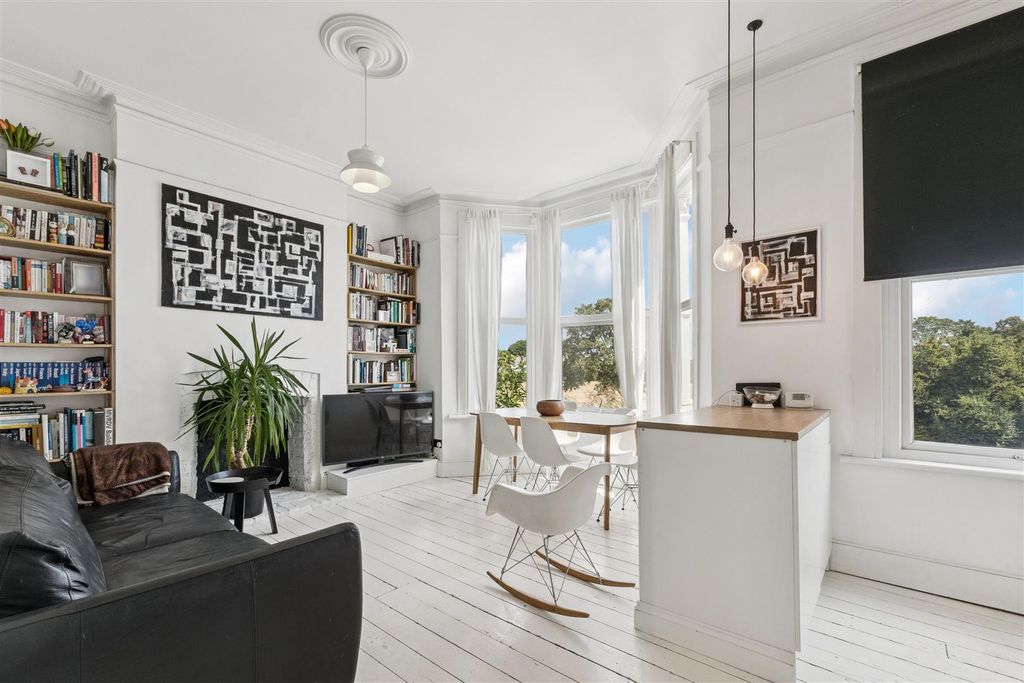 Property photo 1 of 13 Chiswick Lane, W4 - For Sale