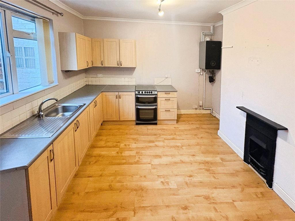 Property photo 2 of 7 Kitchen/Dining Room