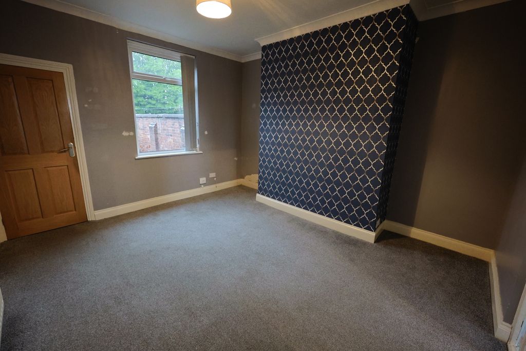 Property photo 3 of 8 Pbox-Img.Jpg