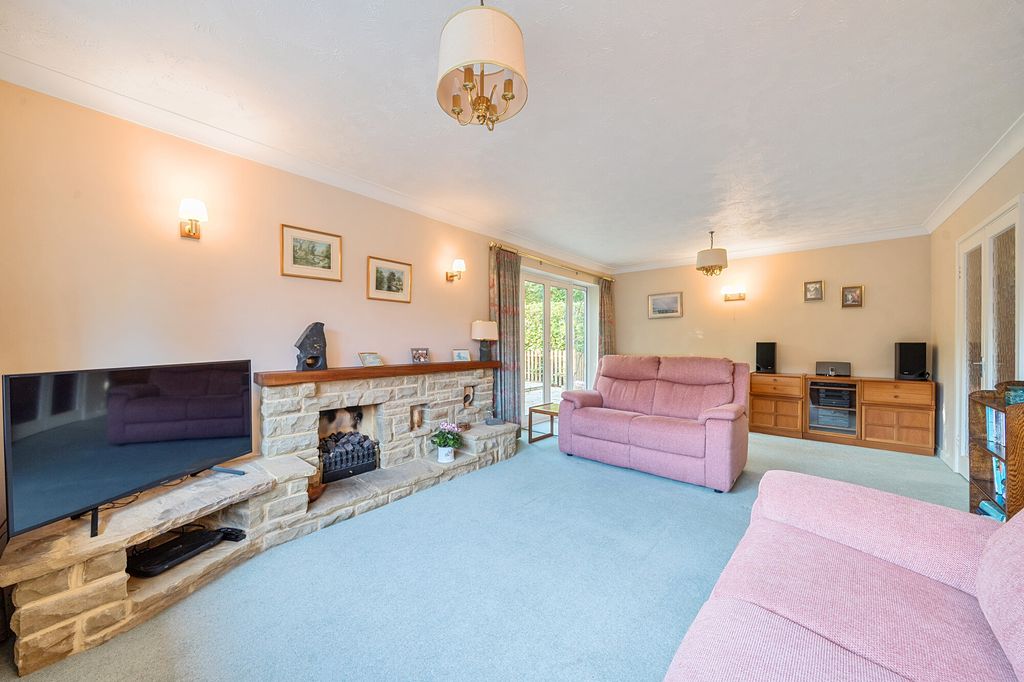 Property photo 3 of 14