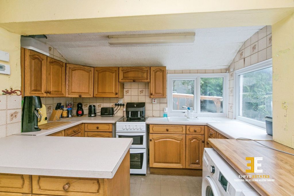 Property photo 3 of 20