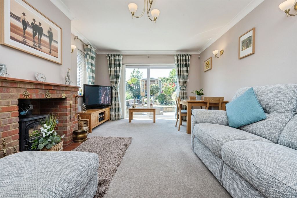 Property photo 2 of 15