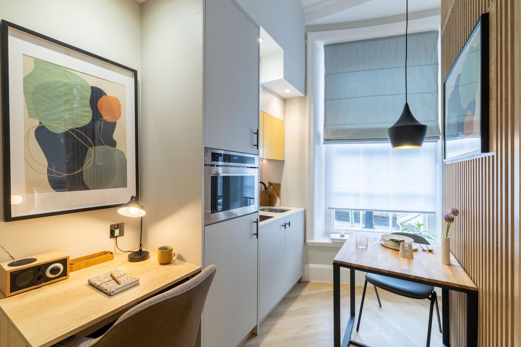 Property photo 2 of 5 Kitchen