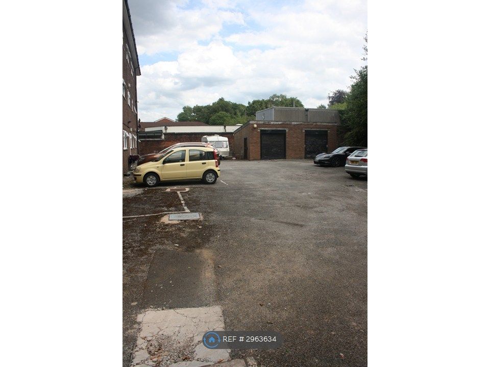 Property photo 2 of 8 Carpark