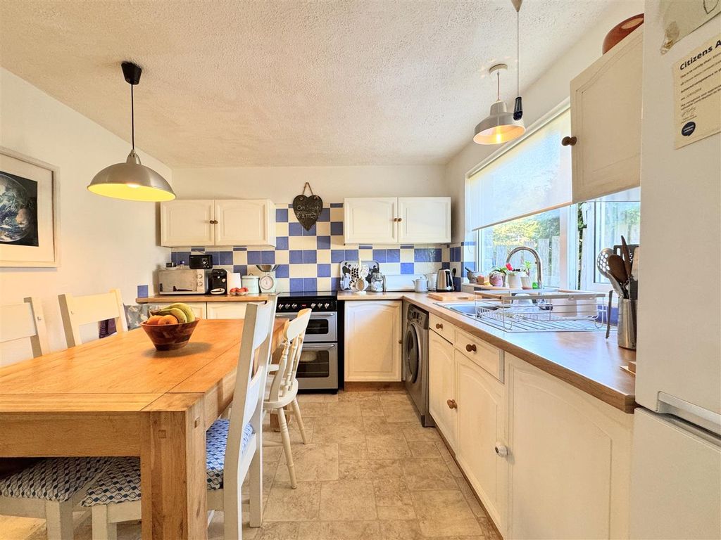 Property photo 3 of 23 Kitchen Diner