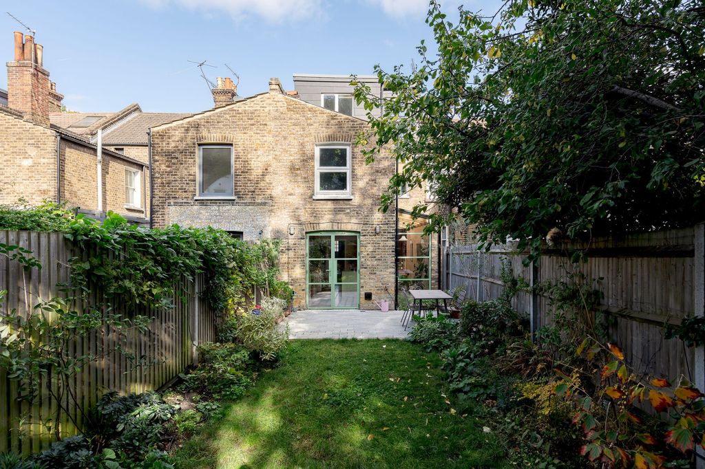 Property photo 3 of 36