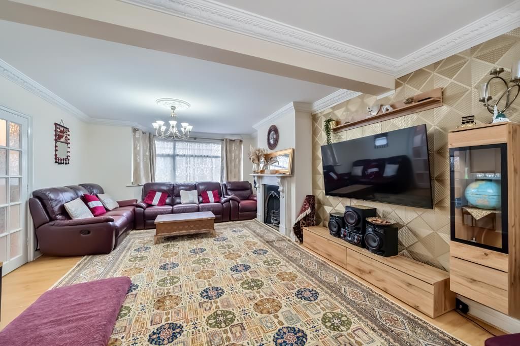 Property photo 2 of 12 Living Room