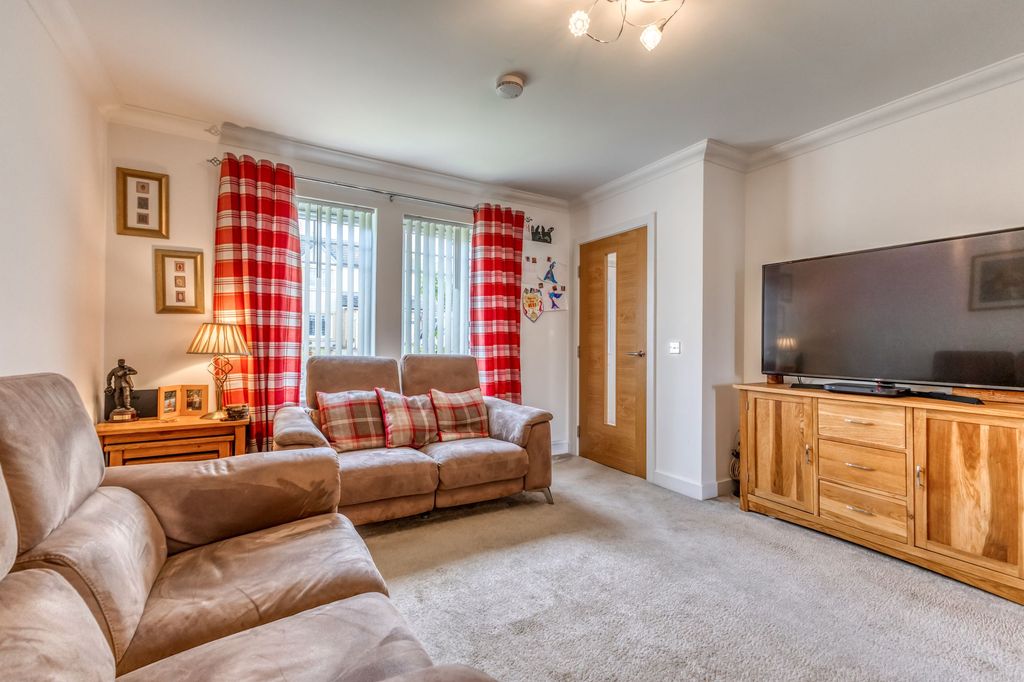 Property photo 3 of 23