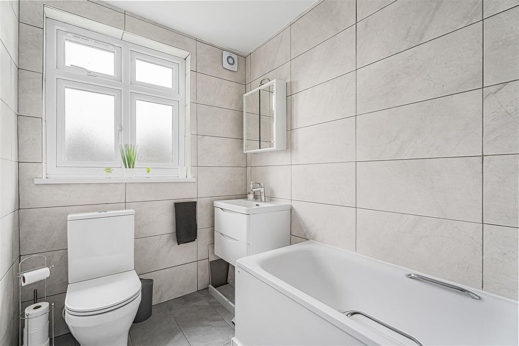 Property photo 2 of 10 4_70302.Jpg