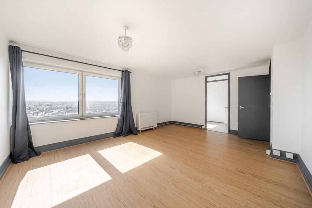 Property photo 3 of 14 1450263-11-69E74d...