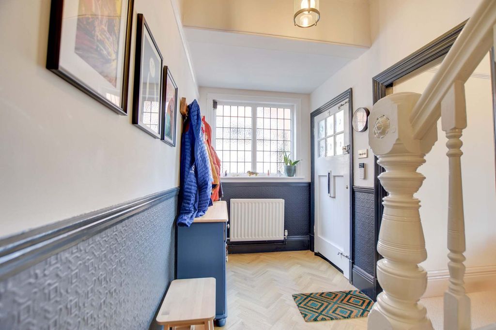 Property photo 2 of 49
