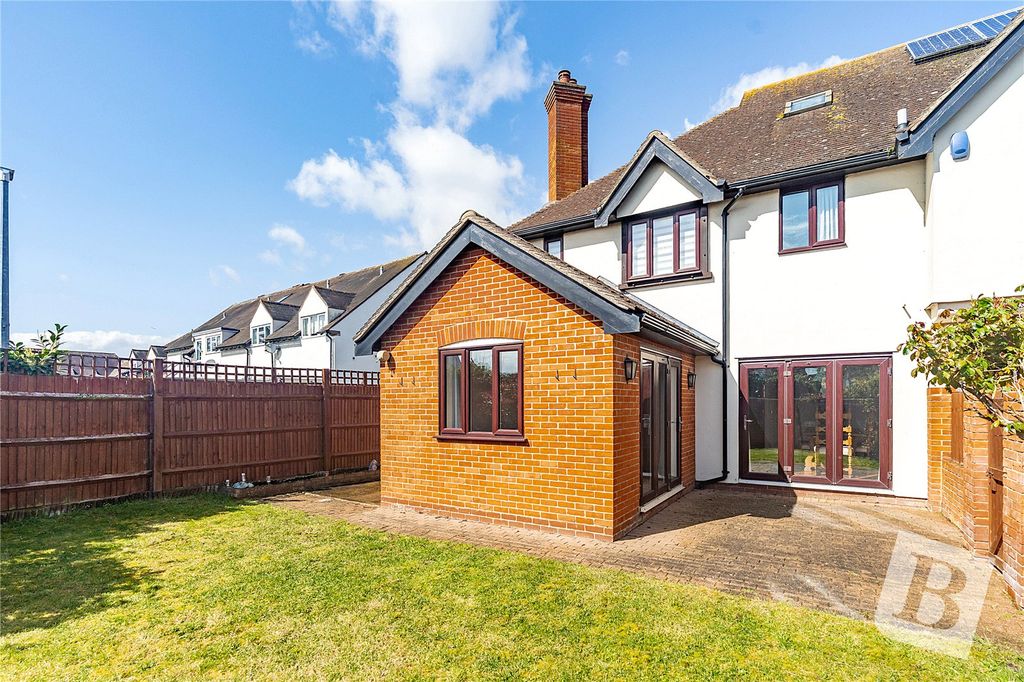 Property photo 3 of 18 Picture No. 04