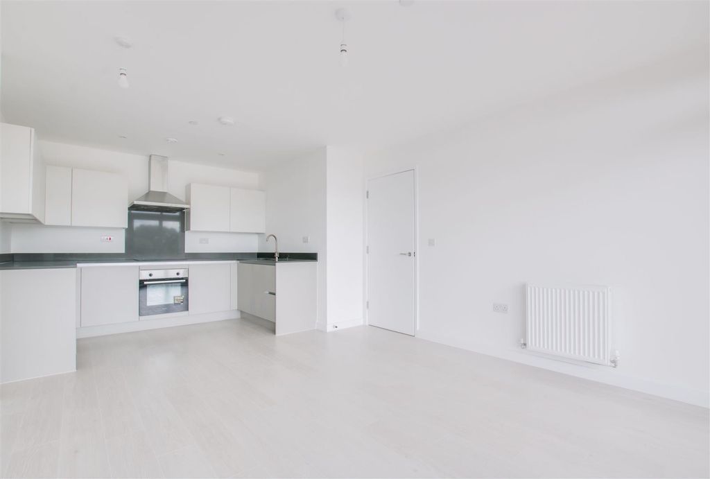 Property photo 3 of 10 8.Jpg
