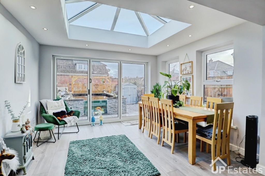 Property photo 2 of 18 Rear Reception Room Area