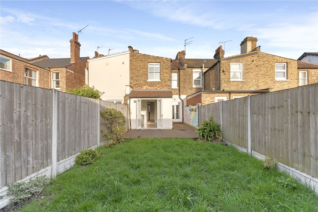 Property photo 2 of 17 Picture No. 10